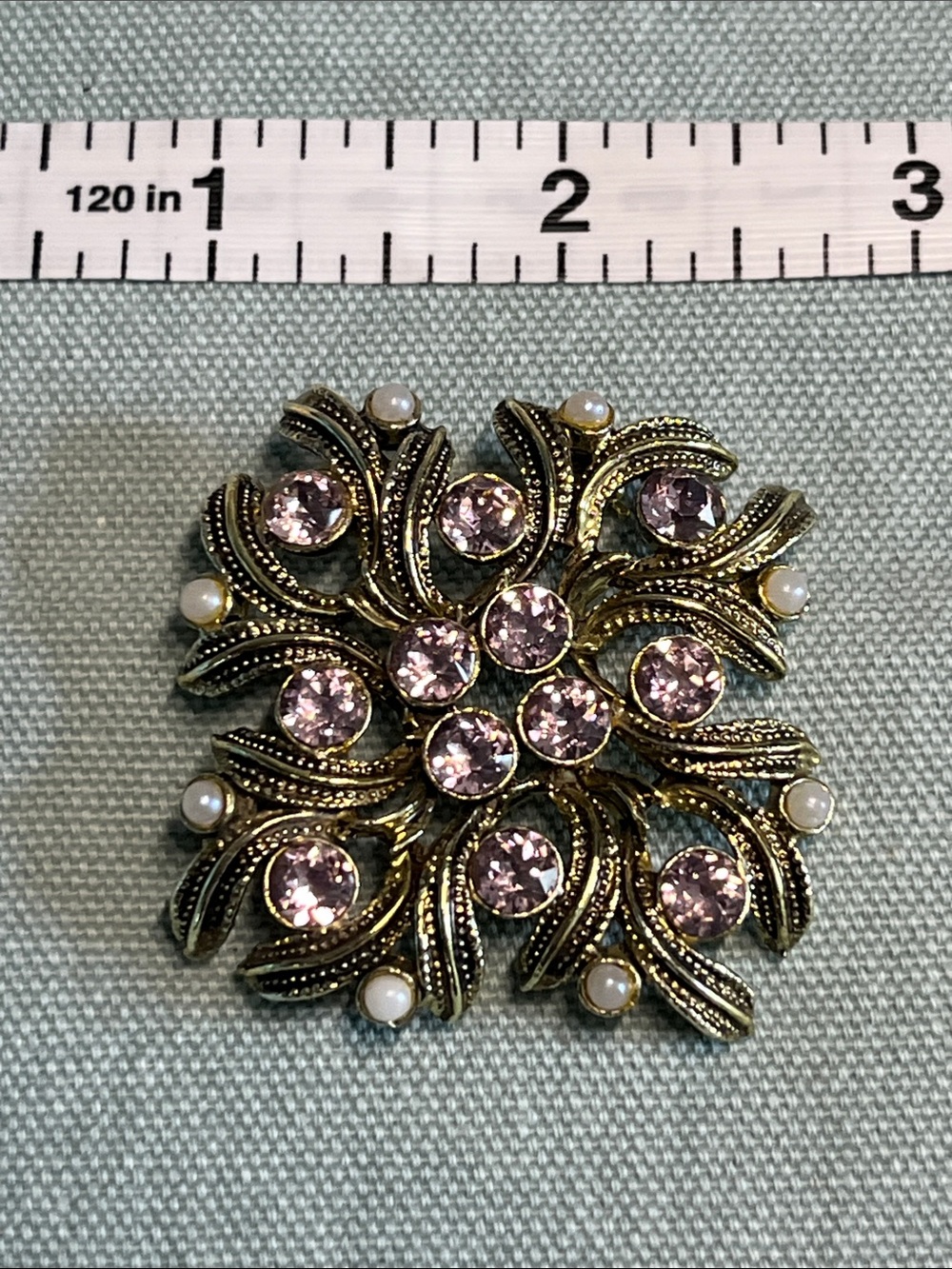Antique gold brooch pin with light purple lilac stones